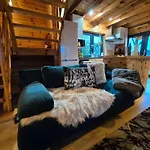 シャレー Le Aura Et Jacuzzi アブレッシュフィラー