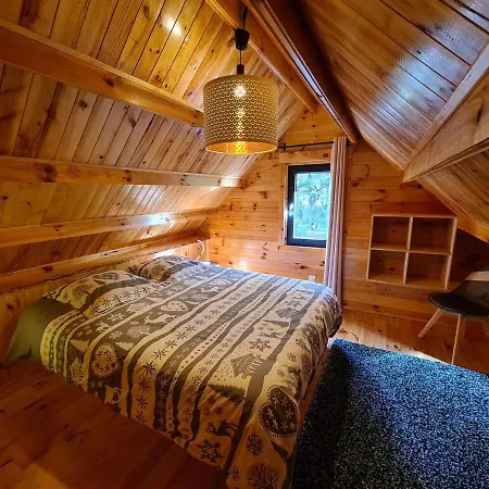 Le Aura Et Jacuzzi *