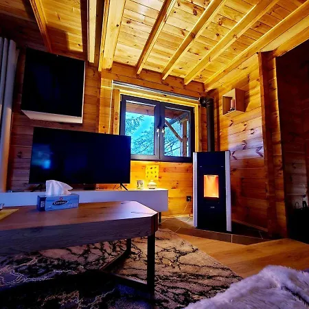 Chalet Le Aura Et Jacuzzi *