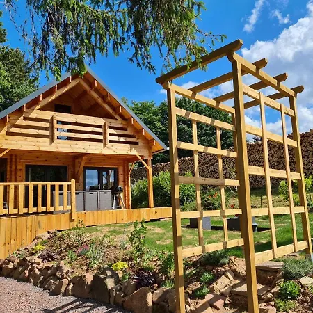 Chalet Le Aura Et Jacuzzi *
