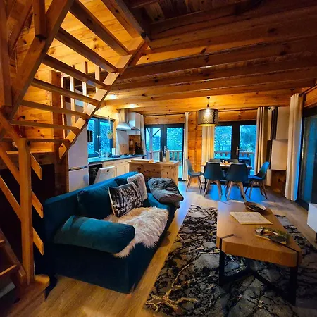 Chalet Le Aura Et Jacuzzi *